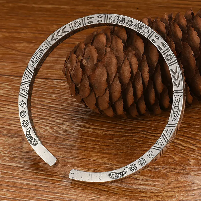 New 2023 Vintage Silver Colour Indian Auspicious Totem Bracelets Men Woman Ethnic Open Bracelet Party Jewelry Accessories Gift
New 2023 Vintage Silver Colour Indian Auspicious Totem Bracelets Men Woman Ethnic Open Bracelet Party Jewelry Accessories Gift