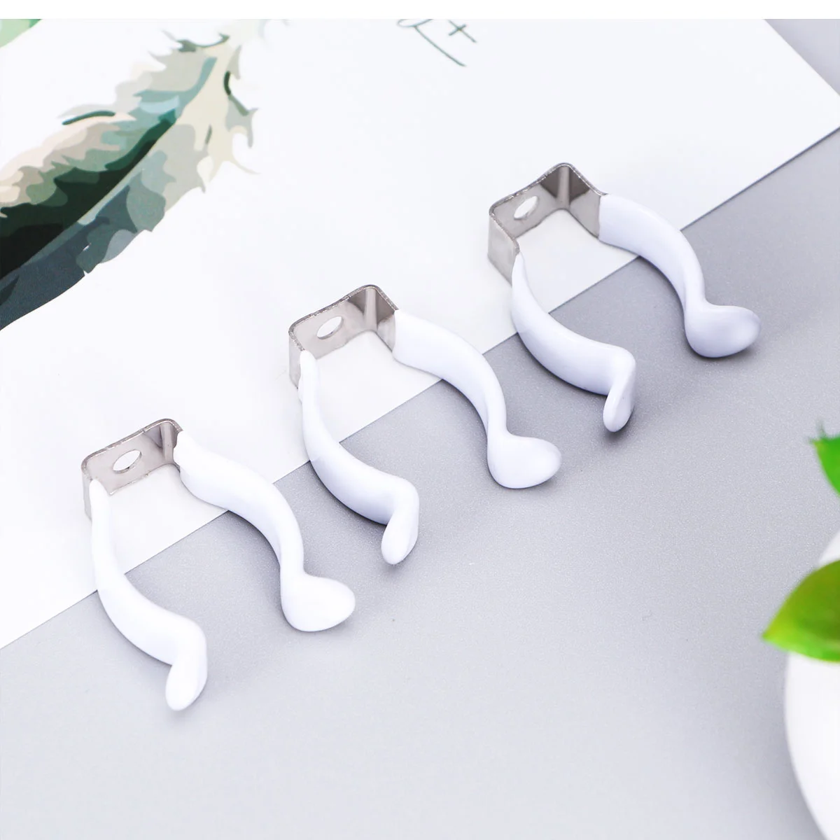 U Clips Holder for LED Light Bulbs Finish Lampholder Support Clamps Mounting Bracket Fluorescent Lamp Holder
U Clips Holder for LED Light Bulbs Finish Lampholder Support Clamps Mounting Bracket Fluorescent Lamp Holder
