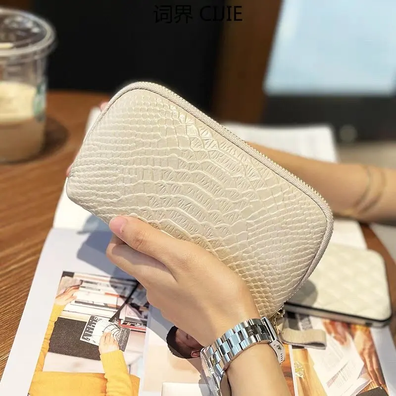CIJIE Leather Wallet Women's New Style Elegant Clutch Cowhide Mobile Phone Zipper Handbag
CIJIE Leather Wallet Women's New Style Elegant Clutch Cowhide Mobile Phone Zipper Handbag