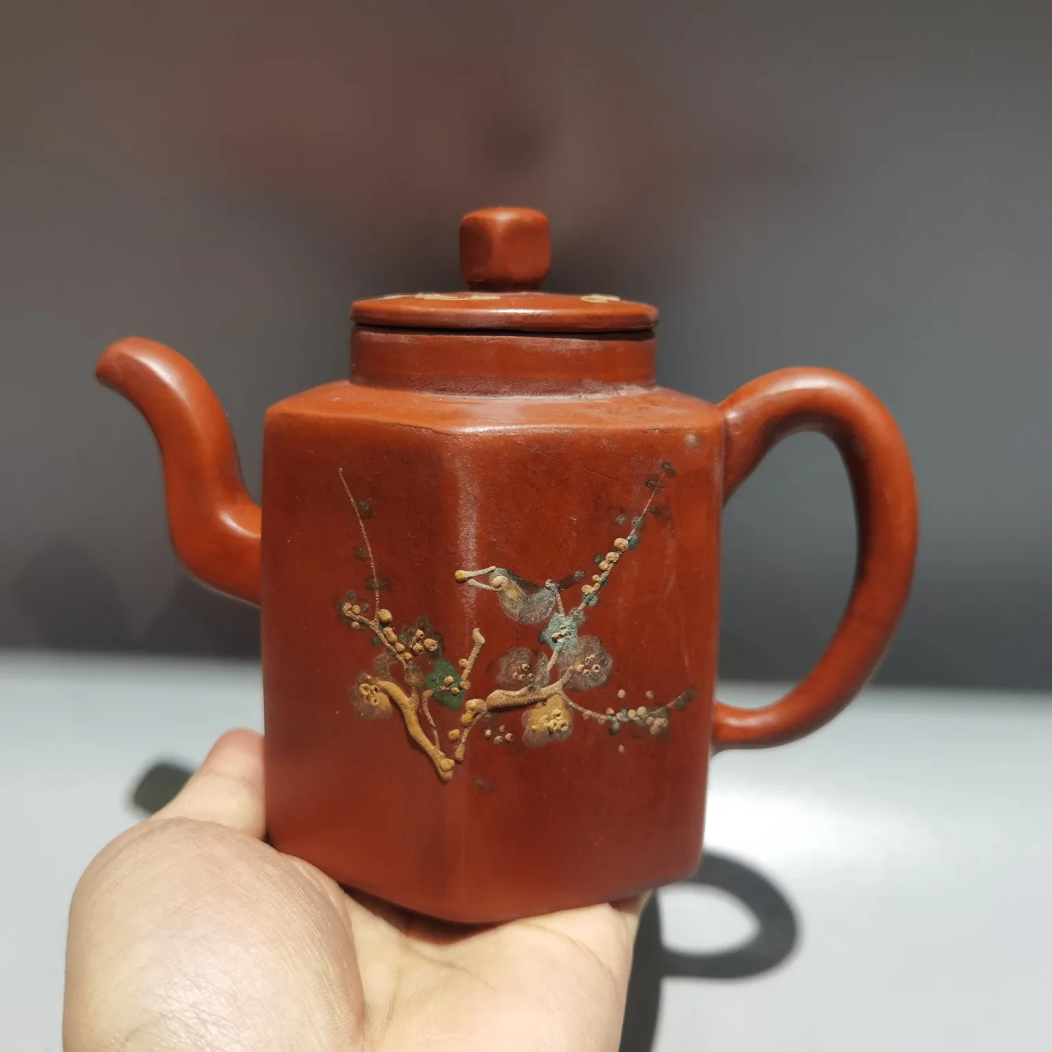 8"Chinese Yixing Zisha Pottery Hexagonal shape Magpie Plum blossom kettle teapot flagon red mud Gather fortune Office Ornament 
8"Chinese Yixing Zisha Pottery Hexagonal shape Magpie Plum blossom kettle teapot flagon red mud Gather fortune Office Ornament