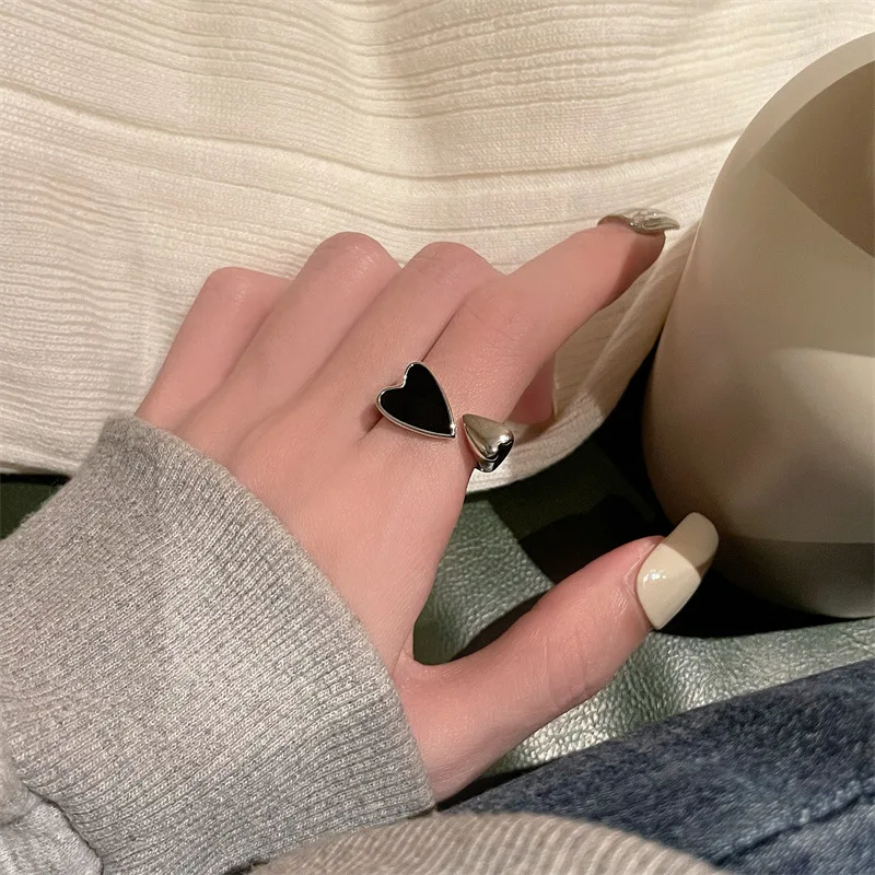 Minar Stylish Black Color Enamel Love Heart Charm Rings for Women Femme Silver Color Alloy Open Adjusting Ring Statement Jewelry
Minar Stylish Black Color Enamel Love Heart Charm Rings for Women Femme Silver Color Alloy Open Adjusting Ring Statement Jewelry