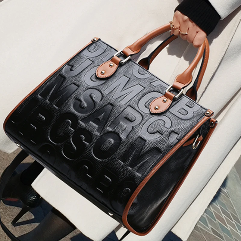 2023 New High Quality Genuine Leather Handbags Fashion Letter Shoulder Messenger Bag Famous Designer Large Capacity Casual Totes
2023 New High Quality Genuine Leather Handbags Fashion Letter Shoulder Messenger Bag Famous Designer Large Capacity Casual Totes