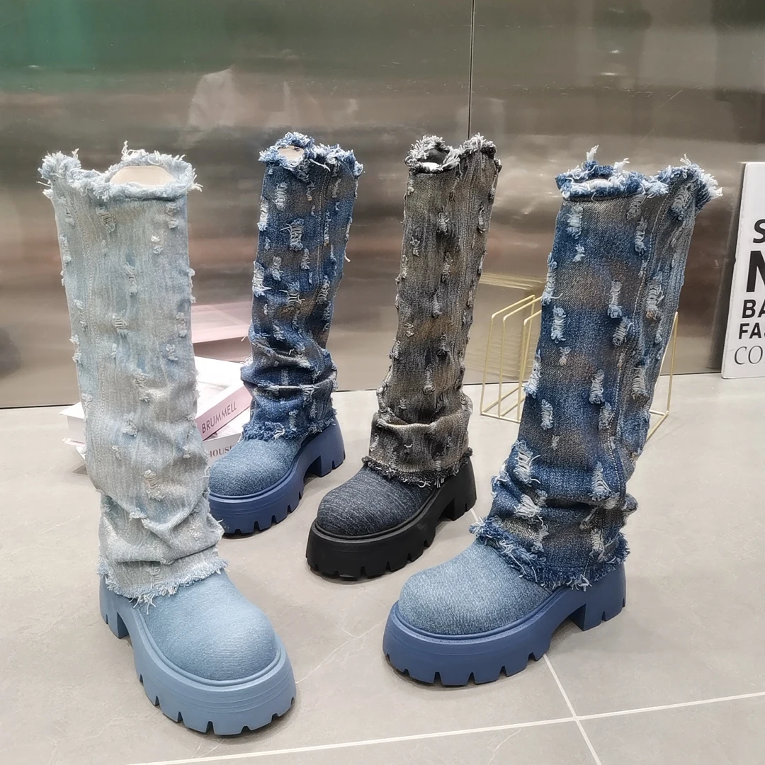 New Denim Sleeve Feet High Tube Women's Boots Round Head Sponge Bottom High-quality Motorcycle Boots Trendy Women's Shoes
New Denim Sleeve Feet High Tube Women's Boots Round Head Sponge Bottom High-quality Motorcycle Boots Trendy Women's Shoes