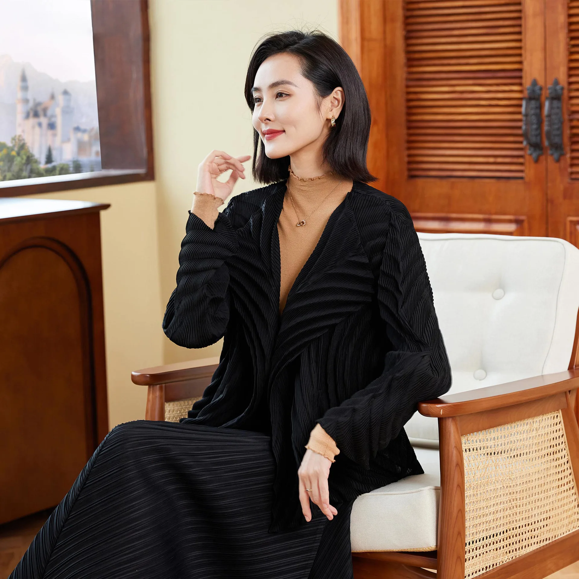 

Плиссированный Топ Miyake для женщин, черный, универсальный лацкан, на одной пуговице, свободный, большой размер, короткое пальто, высококачественный, новый, оригинал 2023 г.