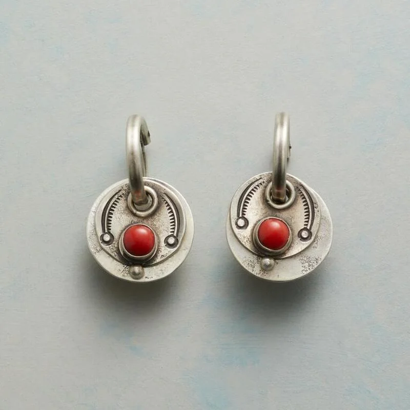 Vintage Boho Metal Hand Carved Pattern Earrings Set Round Red Stone Women Wedding Ear Drop Earring Jewelry Gifts
Vintage Boho Metal Hand Carved Pattern Earrings Set Round Red Stone Women Wedding Ear Drop Earring Jewelry Gifts