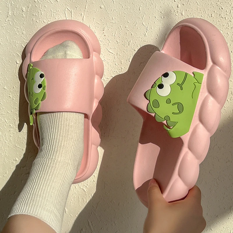 Anime Cartoon Cute Dinosaur Women's Slippers Thick Sole Soft Non-Slip Comfort Sandals Indoor Bathroom Couple Slippers New Summer
Anime Cartoon Cute Dinosaur Women's Slippers Thick Sole Soft Non-Slip Comfort Sandals Indoor Bathroom Couple Slippers New Summer