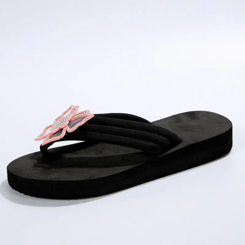 Женские сандалии на танкетке, модные тапочки на платформе со стразами, уличные шлепанцы с открытым носком, дамские шлепанцы, лето 2023
Женские сандалии на танкетке, модные тапочки на платформе со стразами, уличные шлепанцы с открытым носком, дамские шлепанцы, лето 2023