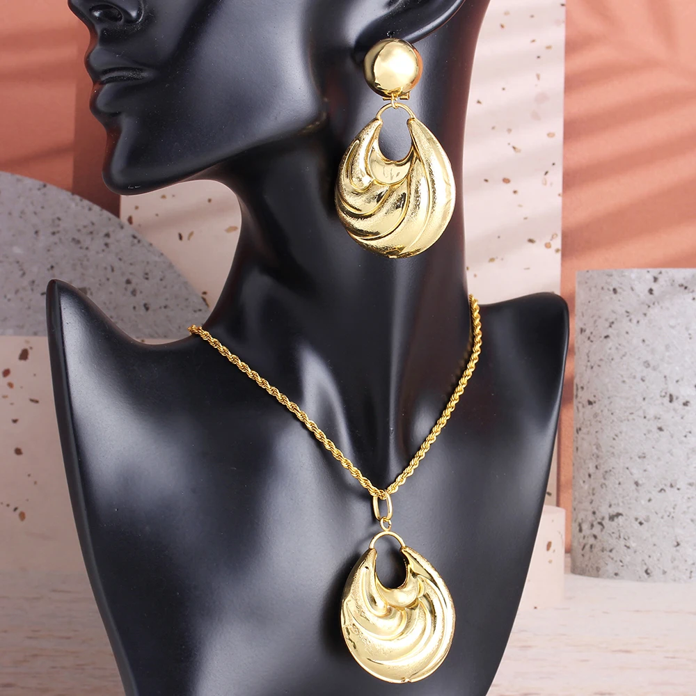 Gold Fashion Jewelry Set Brass Fashion Accessories Women's Large Pendant Dubai Jewelry Set
Gold Fashion Jewelry Set Brass Fashion Accessories Women's Large Pendant Dubai Jewelry Set