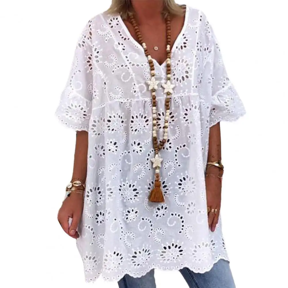 Cutout Dress Fashionable Women's V-neck Embroidered Mini Dress Elegant Hollow Out Pattern Short Sleeves White for Summer Summer
Cutout Dress Fashionable Women's V-neck Embroidered Mini Dress Elegant Hollow Out Pattern Short Sleeves White for Summer Summer