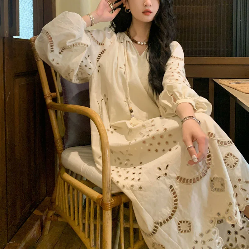 2023 New Openwork Embroidered V-neck Tea Break Dress with Loose Cover and Slim Spring Summer
2023 New Openwork Embroidered V-neck Tea Break Dress with Loose Cover and Slim Spring Summer