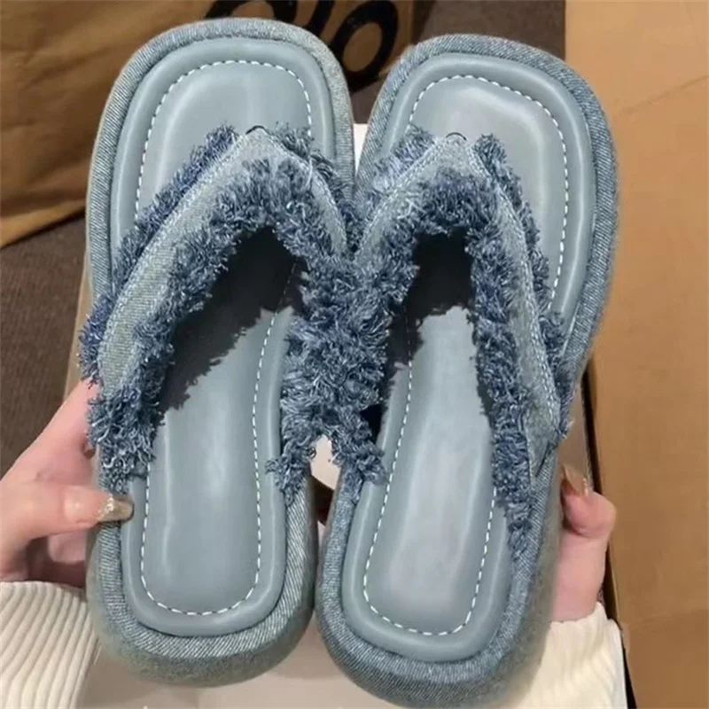 Casual Flip Flops Women Shoes Summer Beach Outside High Heel Thick Sole Slides Lady Flat Platform Slip on Slippers Leisure Dress
Casual Flip Flops Women Shoes Summer Beach Outside High Heel Thick Sole Slides Lady Flat Platform Slip on Slippers Leisure Dress