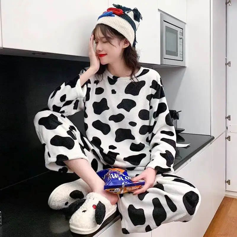 Coral Fleece Pajamas Women Autumn and Winter Leopard Print Thick Pajamas Suit Warm Home Clothes
Coral Fleece Pajamas Women Autumn and Winter Leopard Print Thick Pajamas Suit Warm Home Clothes