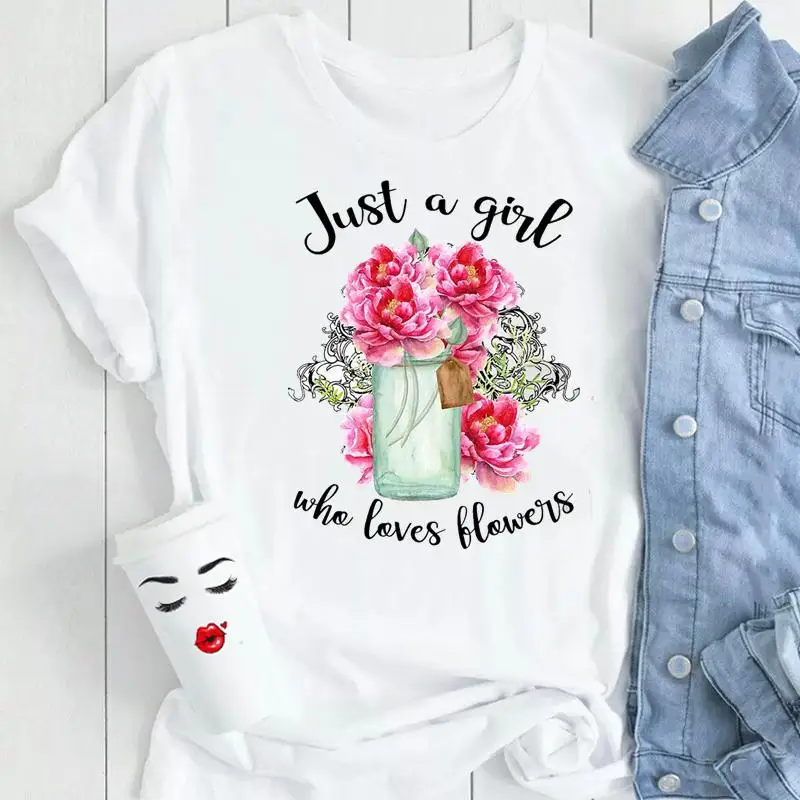 Женская футболка с коротким рукавом, круглым вырезом и цветочным принтом 
Женская футболка с коротким рукавом, круглым вырезом и цветочным принтом