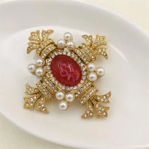 Timeless Wonder Vintage Zirconia Pearl Corss Brooch Pins for Women Designer Jewelry Bride Gown Runway Luxury Brand Gift Mix 5382
Timeless Wonder Vintage Zirconia Pearl Corss Brooch Pins for Women Designer Jewelry Bride Gown Runway Luxury Brand Gift Mix 5382