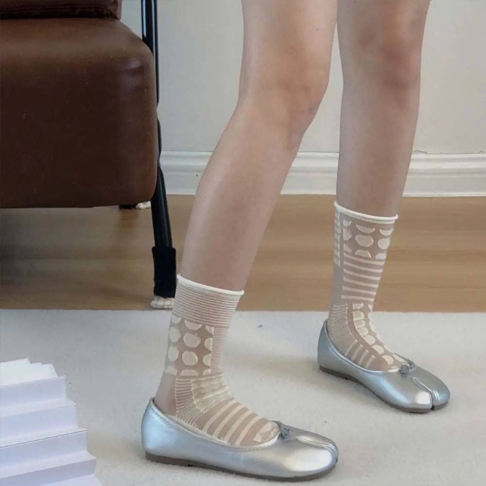 Women Hollow Two Toe Socks Dots Stripe College Style JK Split Toe Socks Glass Silk Socks Calf Socks Women Hosiery
Women Hollow Two Toe Socks Dots Stripe College Style JK Split Toe Socks Glass Silk Socks Calf Socks Women Hosiery