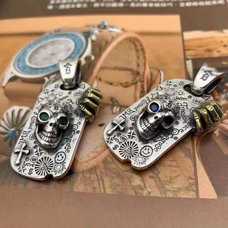 S925 pure silver pendant diamond-encrusted skull graffiti punk necklace pendant personality male fashion accessories
S925 pure silver pendant diamond-encrusted skull graffiti punk necklace pendant personality male fashion accessories