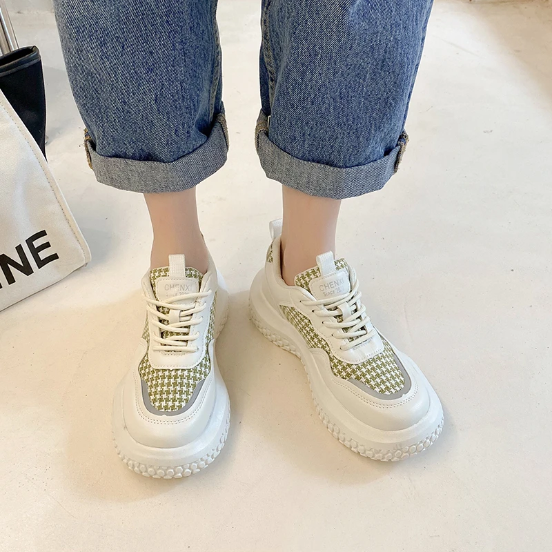 2022 Slimming Shoes Women Fashion Leather Casual Shoes Women Lady Swing Shoes Spring Autumn Factory Top Quality Shoes
2022 Slimming Shoes Women Fashion Leather Casual Shoes Women Lady Swing Shoes Spring Autumn Factory Top Quality Shoes