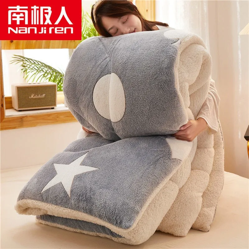 Single Double Queen Size Quilt Cashmere Quilted Very Warm Winter Plush Comforter Thick Warm Duvet Double-sided Velvet Blanket
Single Double Queen Size Quilt Cashmere Quilted Very Warm Winter Plush Comforter Thick Warm Duvet Double-sided Velvet Blanket