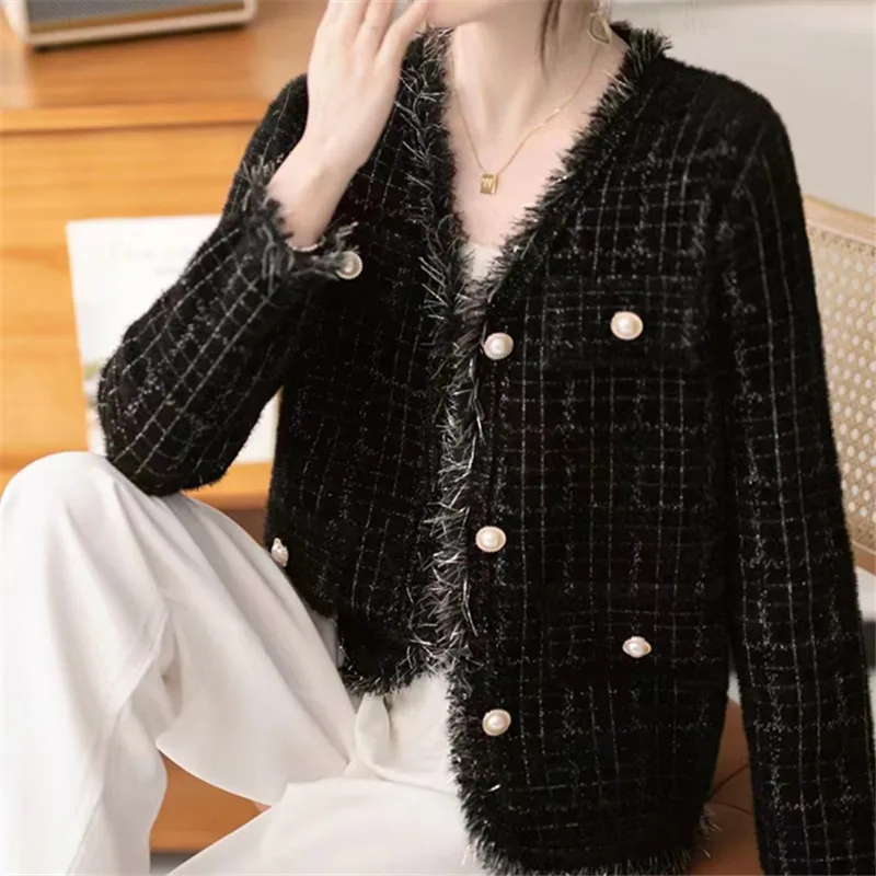 Женское трикотажное пальто с бахромой, короткое плотное пальто из искусственной норки и флиса с V-образным вырезом, Осень-зима 2023 
Женское трикотажное пальто с бахромой, короткое плотное пальто из искусственной норки и флиса с V-образным вырезом, Осень-зима 2023