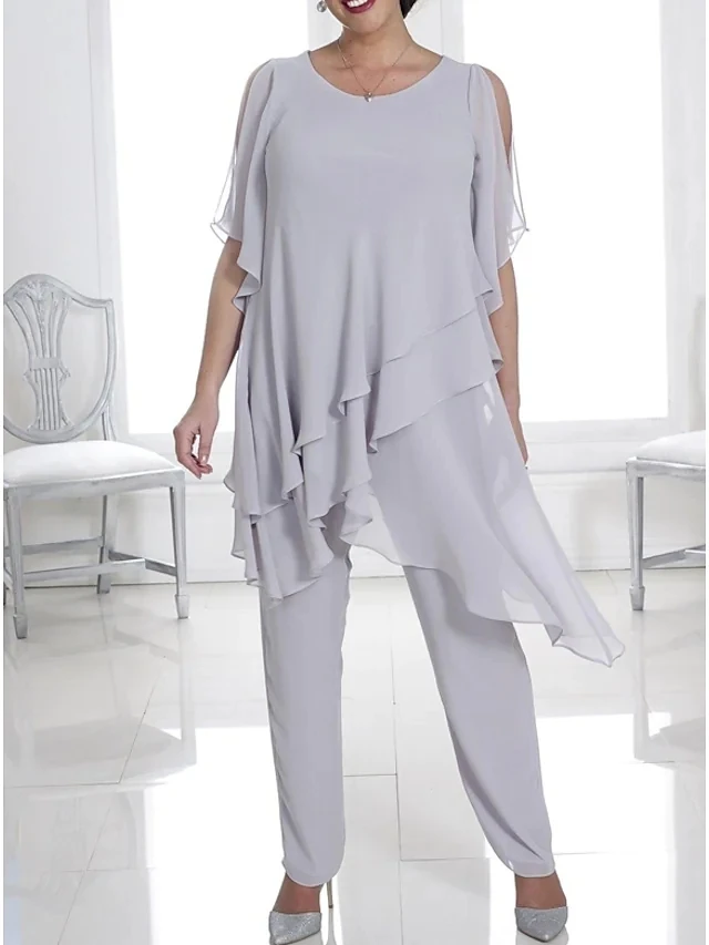 Pantsuit / Jumpsuit Mother of the Bride Dress Elegant Jewel Neck Floor Length Chiffon Half Sleeve with Cascading Ruffles 
Pantsuit / Jumpsuit Mother of the Bride Dress Elegant Jewel Neck Floor Length Chiffon Half Sleeve with Cascading Ruffles