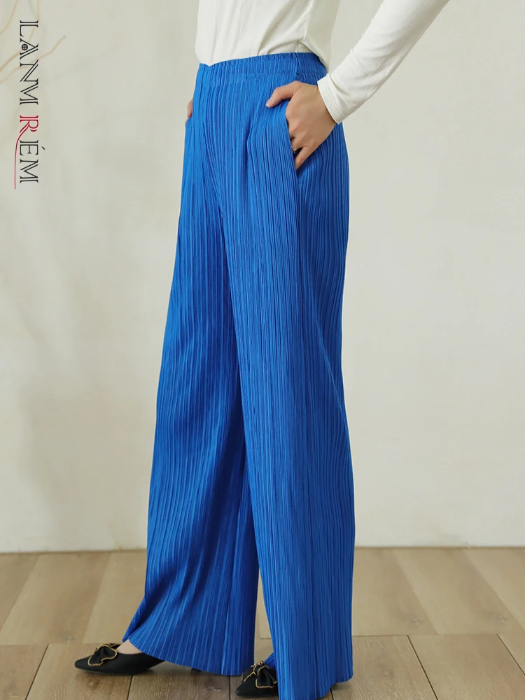 LANMREM Blue Pleated Straight Pants Women Elastic Waist Wide Leg Loose Pocket Trousers 2022 Summer Female Fashion 2R1933
LANMREM Blue Pleated Straight Pants Women Elastic Waist Wide Leg Loose Pocket Trousers 2022 Summer Female Fashion 2R1933