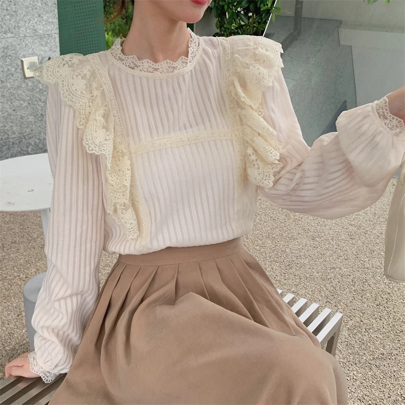 A GIRLS Blouses Women Spring Lace Stand-collar All-match Girls Lovely Tender Streetwear Fit Popular Hot Sale Aesthetic Ins Chic
A GIRLS Blouses Women Spring Lace Stand-collar All-match Girls Lovely Tender Streetwear Fit Popular Hot Sale Aesthetic Ins Chic