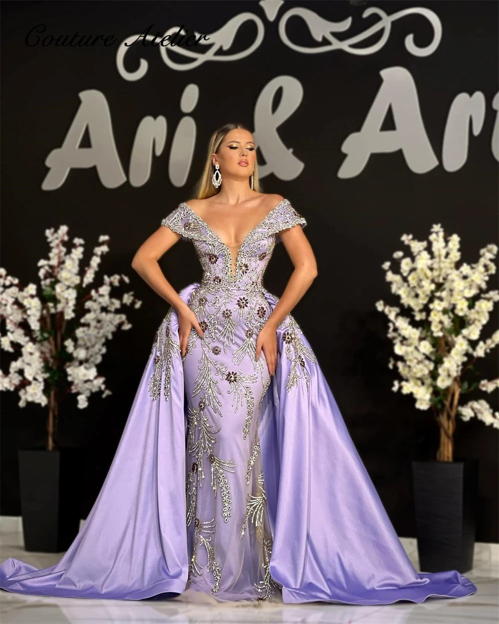 Lavender 2023 Saudi Arabia Dubai Luxury Mermaid Evening Dresses With Train Crystal Beaded Off The Shoulder Wedding Dresses Satin
Lavender 2023 Saudi Arabia Dubai Luxury Mermaid Evening Dresses With Train Crystal Beaded Off The Shoulder Wedding Dresses Satin