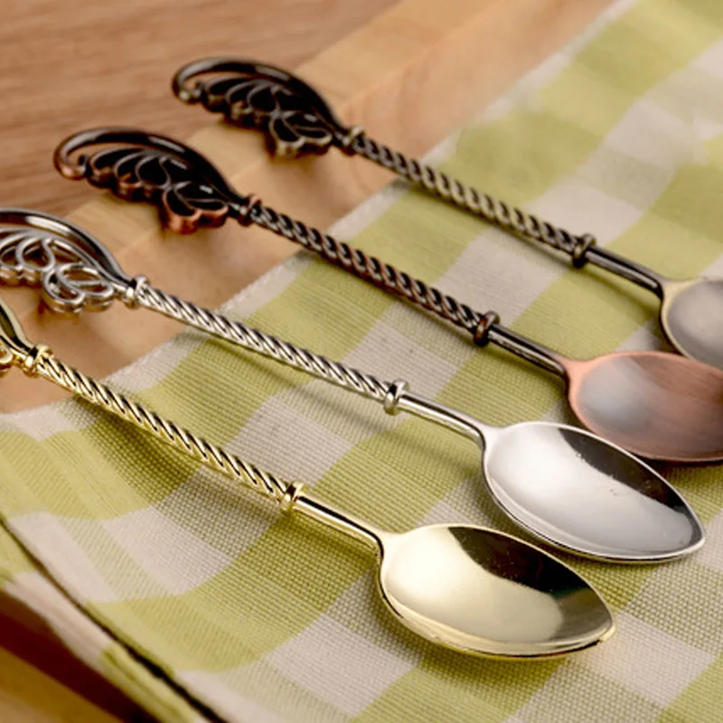 Retro Elegant Antique Small Spoon Ice Cream Dessert Fork Vintage Coffee Spoon Crafts Tea Mixing Spoon Kitchen Tableware Designer
Retro Elegant Antique Small Spoon Ice Cream Dessert Fork Vintage Coffee Spoon Crafts Tea Mixing Spoon Kitchen Tableware Designer