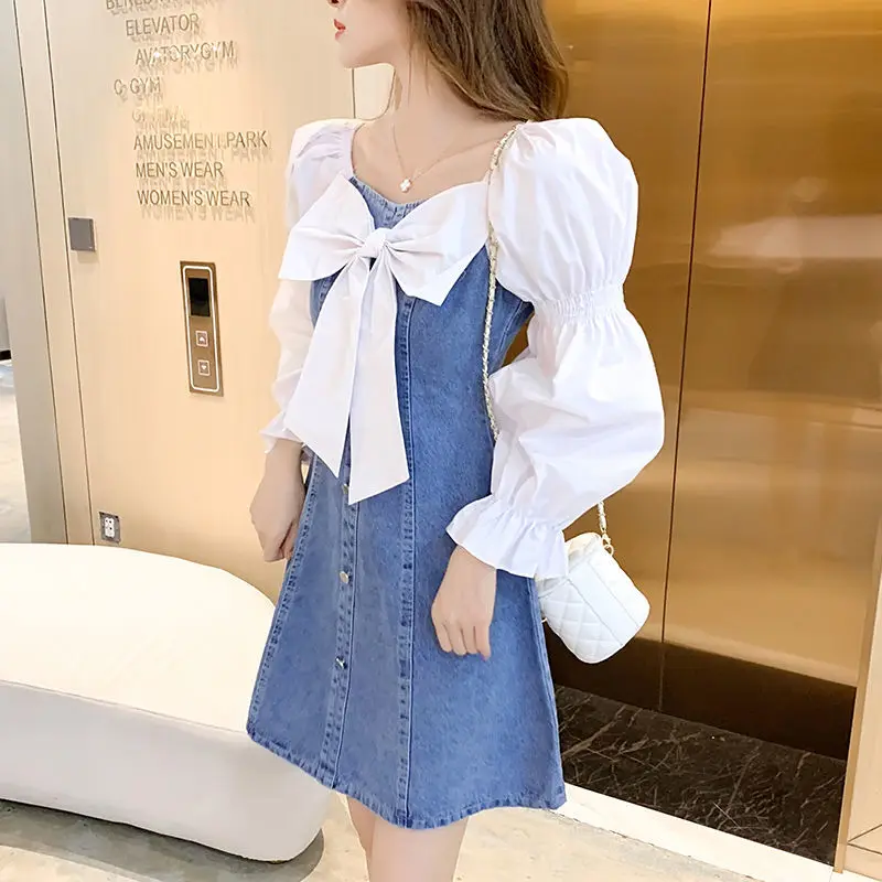 Autumn New Slim Fashion Square Neck Bowknot French Bubble Sleeve Denim Dress
Autumn New Slim Fashion Square Neck Bowknot French Bubble Sleeve Denim Dress