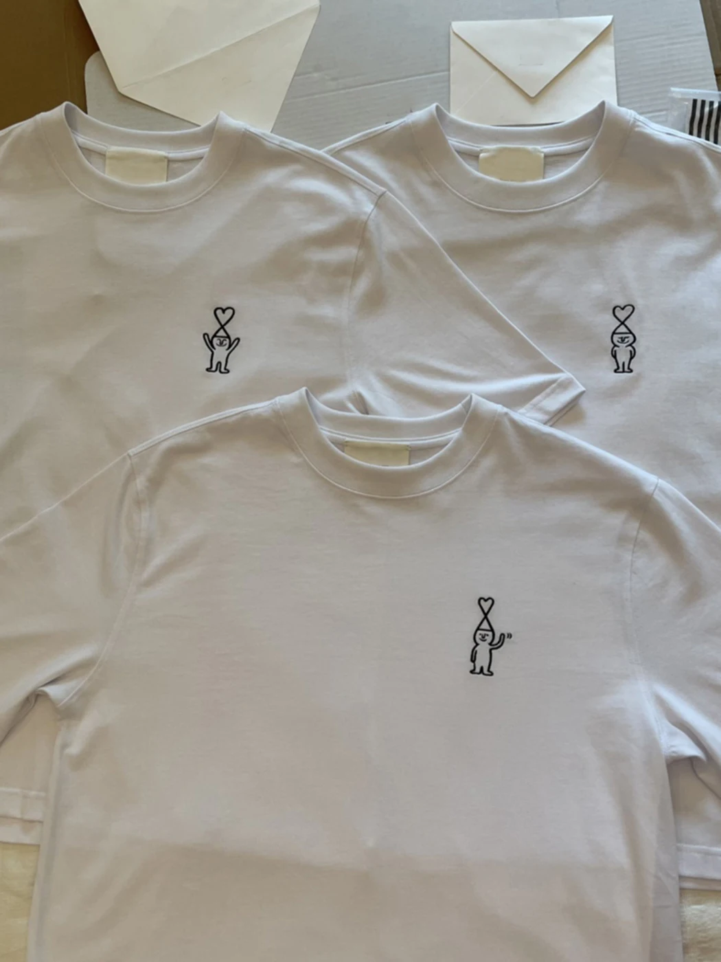 Jyate Character Heart Embroidery Chic Tees T-shirts Streetwear 2022 Summer Short Sleeve O-Neck Top Women White Casual T Shirt
Jyate Character Heart Embroidery Chic Tees T-shirts Streetwear 2022 Summer Short Sleeve O-Neck Top Women White Casual T Shirt