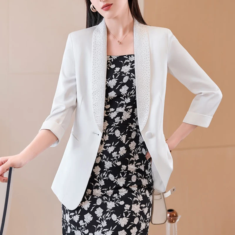 Женский небольшой Блейзер, ацетатный атласный пиджак, свободный Блейзер большого размера, однотонный тонкий офисный Повседневный официальный модный пиджак для женщин
Женский небольшой Блейзер, ацетатный атласный пиджак, свободный Блейзер большого размера, однотонный тонкий офисный Повседневный официальный модный пиджак для женщин