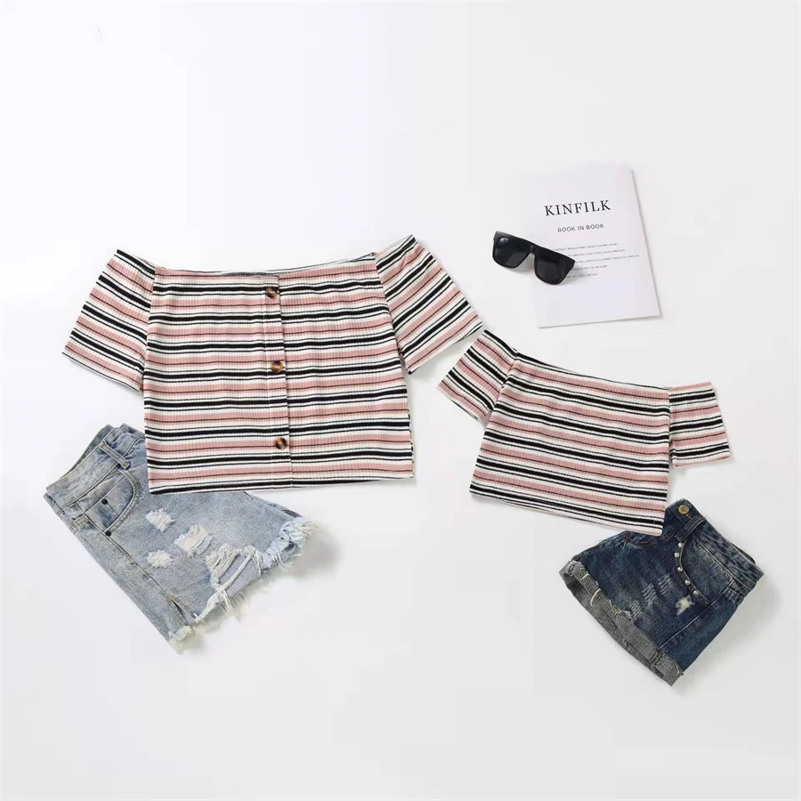 Striped Mother Daughter T-shirts Family Set Boat-Neck Mommy and Me Matching Tee Shirt Clothes Fashion Woman Girls Tops Dresses
Striped Mother Daughter T-shirts Family Set Boat-Neck Mommy and Me Matching Tee Shirt Clothes Fashion Woman Girls Tops Dresses