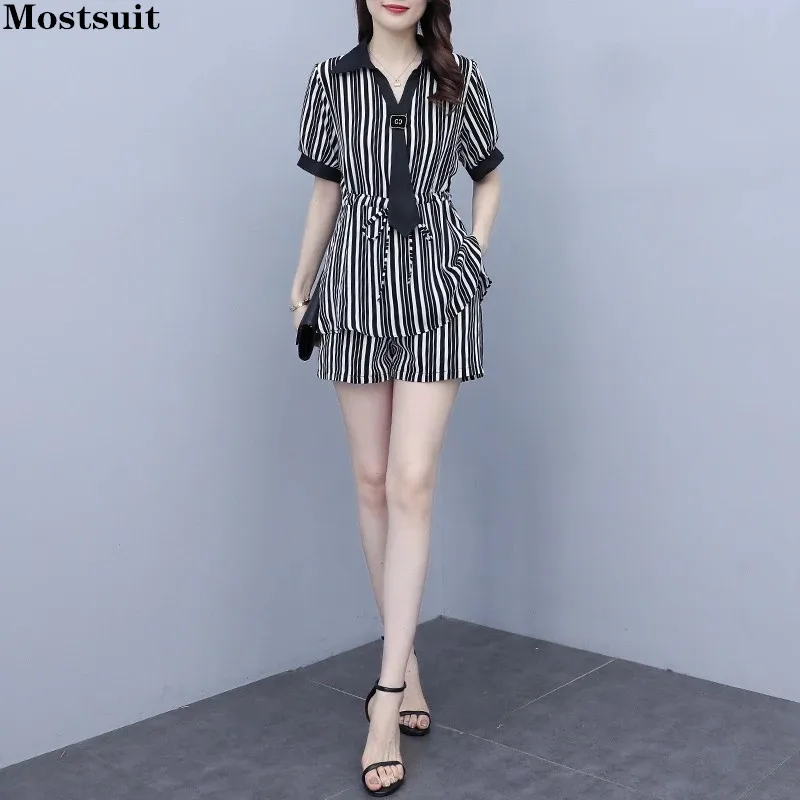Summer Elegant Two Piece Set For Women Fashion Striped Shorts Suit Short Sleeve Tops + Elastic Waist Shorts Outfits 2022
Summer Elegant Two Piece Set For Women Fashion Striped Shorts Suit Short Sleeve Tops + Elastic Waist Shorts Outfits 2022
