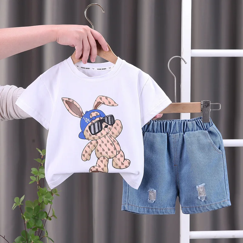 Children's Short-Sleeved Suit 2023 Summer Boys Foreign Style Cartoon Rabbit T-Shirt Children's Short-Sleeved Shorts Casual Suit
Children's Short-Sleeved Suit 2023 Summer Boys Foreign Style Cartoon Rabbit T-Shirt Children's Short-Sleeved Shorts Casual Suit