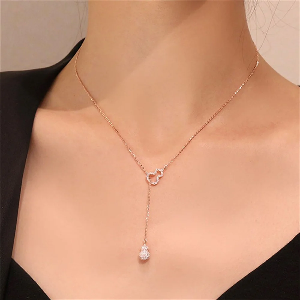 Hollow Out Double Gourd Necklace Female Gold Colour Light Luxury Clavicle Chain Simple Temperament Tassel Pendant
Hollow Out Double Gourd Necklace Female Gold Colour Light Luxury Clavicle Chain Simple Temperament Tassel Pendant