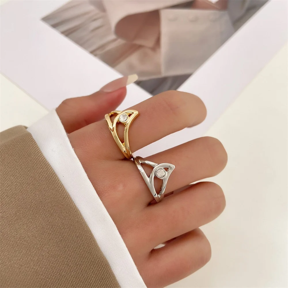 Simple Arc Shaped Ring for Women Irregular Trendy Rhinestone Triangle Adjustable Opening Rings Gift for Girlfriends Jewelry 2023
Simple Arc Shaped Ring for Women Irregular Trendy Rhinestone Triangle Adjustable Opening Rings Gift for Girlfriends Jewelry 2023