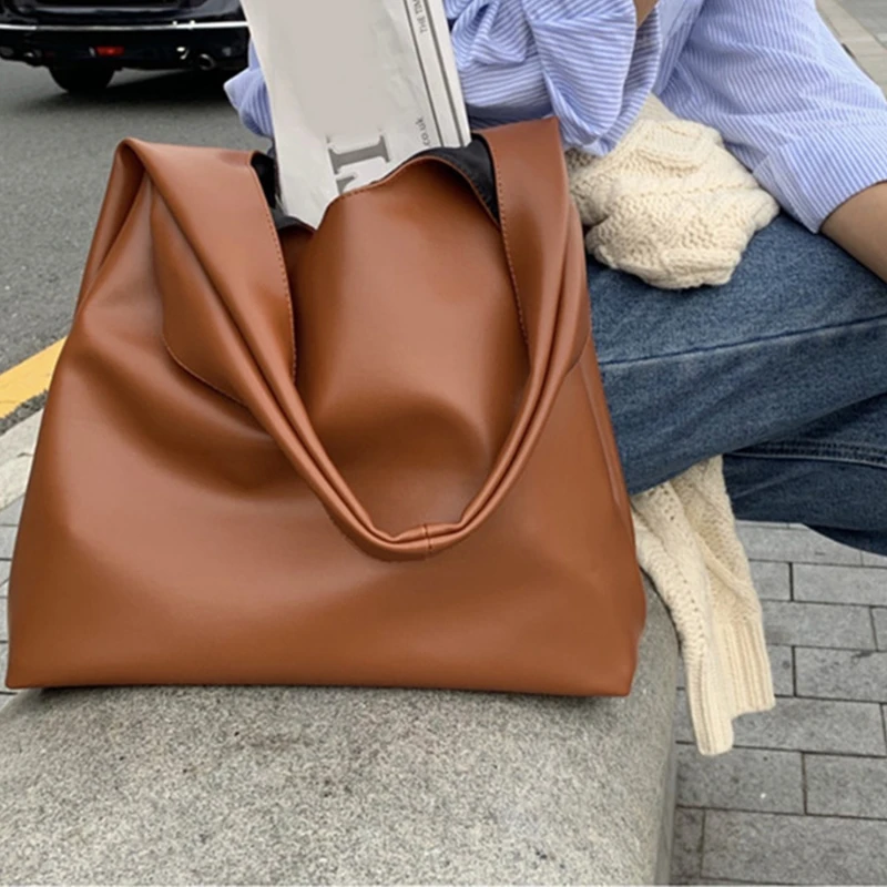 Large Capacity PU Leather Bags For Women Spring Trend Branded Ladies Shoulder Travel Handbags Minority Design 
Large Capacity PU Leather Bags For Women Spring Trend Branded Ladies Shoulder Travel Handbags Minority Design