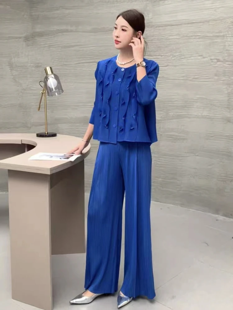 Miyake Pleated Series 2023 Autumn Fashion Set Elegant Solid Color Top + Slim Wide-leg Pants Two Piece Sets Womens Outifits
Miyake Pleated Series 2023 Autumn Fashion Set Elegant Solid Color Top + Slim Wide-leg Pants Two Piece Sets Womens Outifits