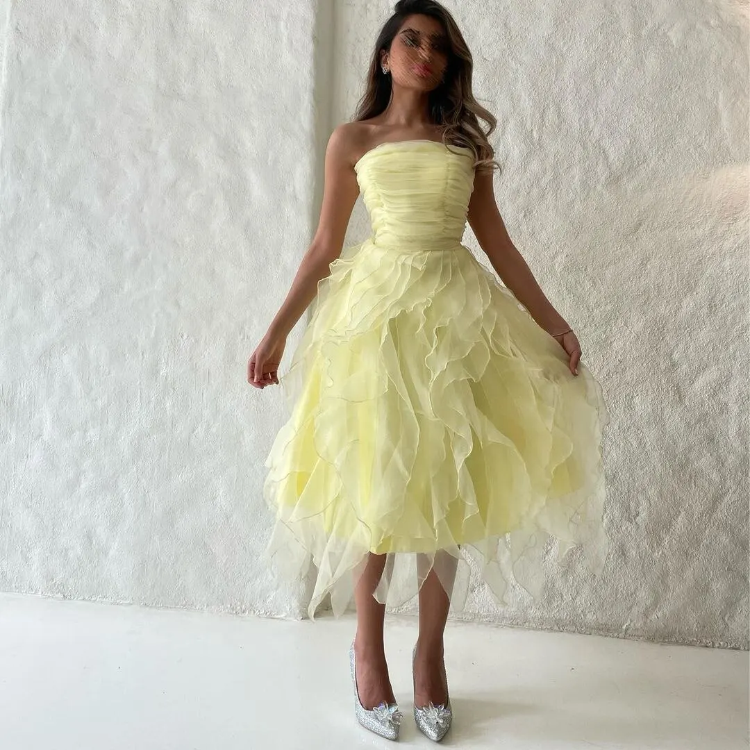 Light Yellow Organza Homecoming Dresses Ruched Strapless Graduation Party Short Princess Prom Gowns Ruffles Wedding Guest Dress
Light Yellow Organza Homecoming Dresses Ruched Strapless Graduation Party Short Princess Prom Gowns Ruffles Wedding Guest Dress