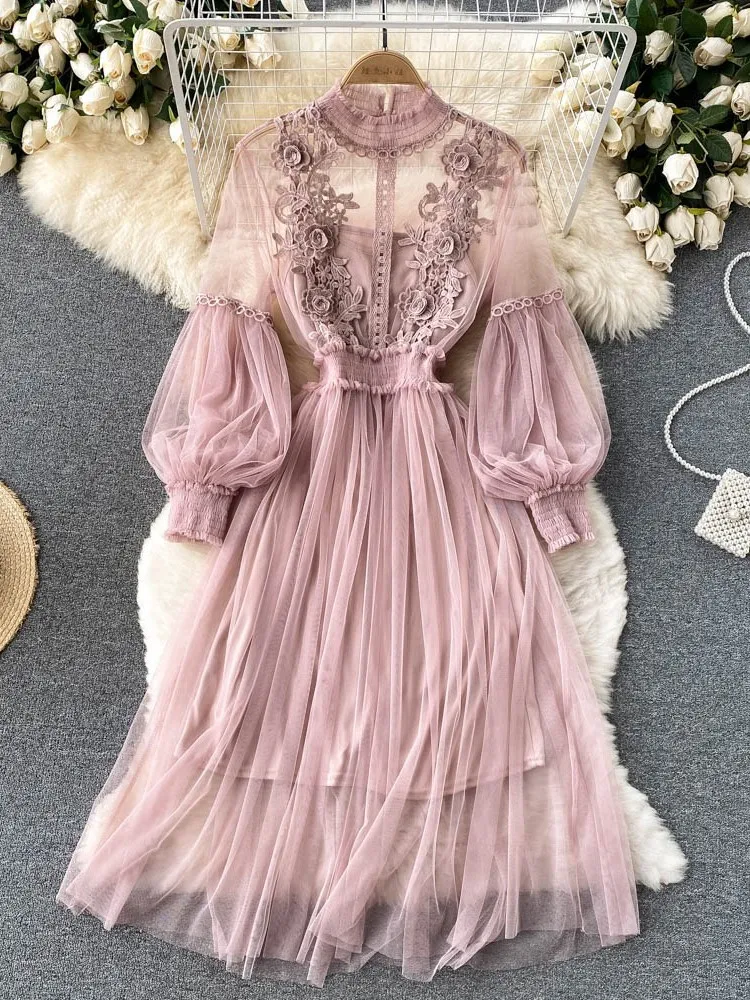 French Women's O-neck Midi Dress Vintage Embroidery Lantern Sleeve Female Lady 2 Pieces Set 2023 Fashion New Mesh Vestidos Robe
French Women's O-neck Midi Dress Vintage Embroidery Lantern Sleeve Female Lady 2 Pieces Set 2023 Fashion New Mesh Vestidos Robe