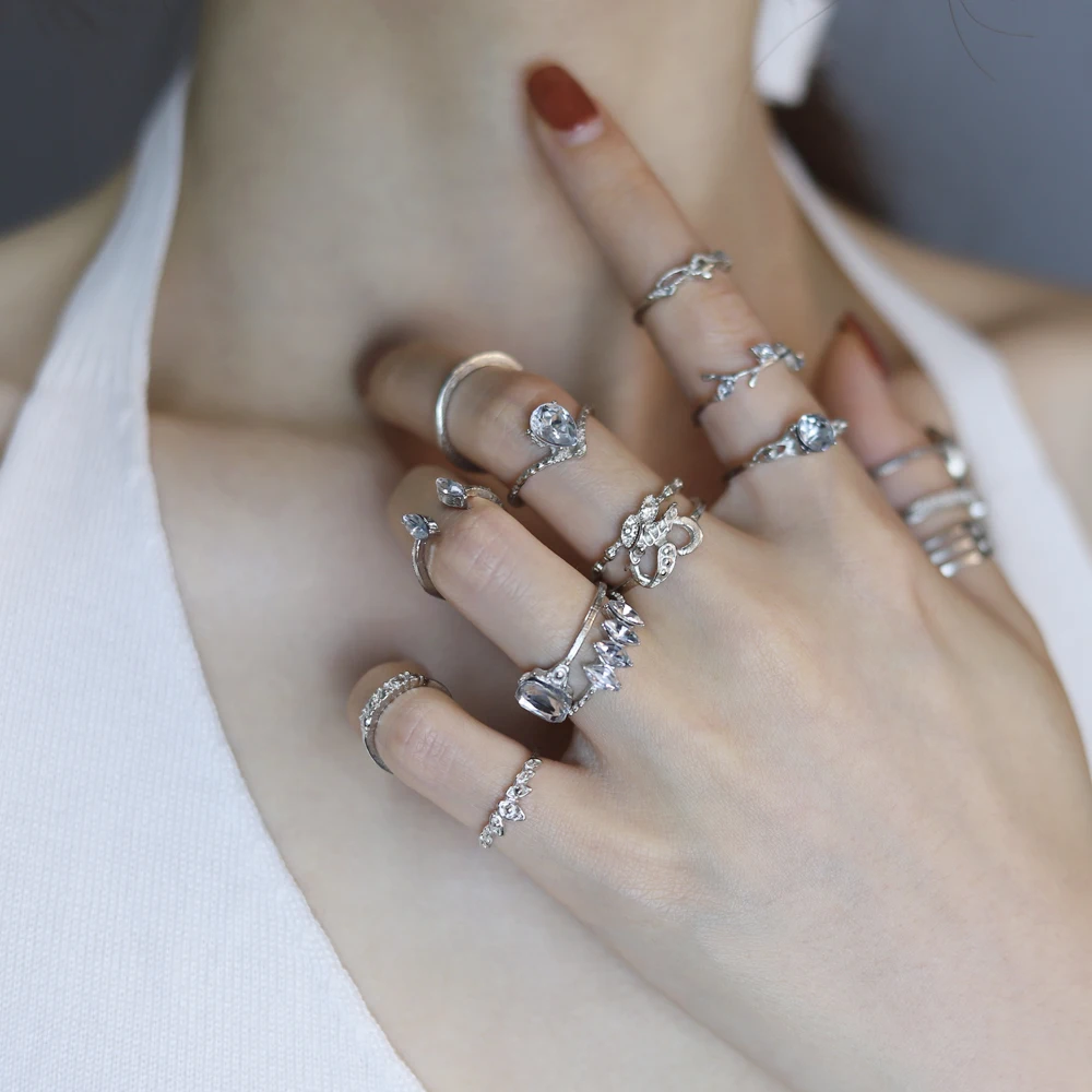 Bohemia Vintage Gothic Hollow Geometric Rings Set for Women Girls Fashion Cross Twist Open Ring 2022 Summer Finger Jewelry
Bohemia Vintage Gothic Hollow Geometric Rings Set for Women Girls Fashion Cross Twist Open Ring 2022 Summer Finger Jewelry