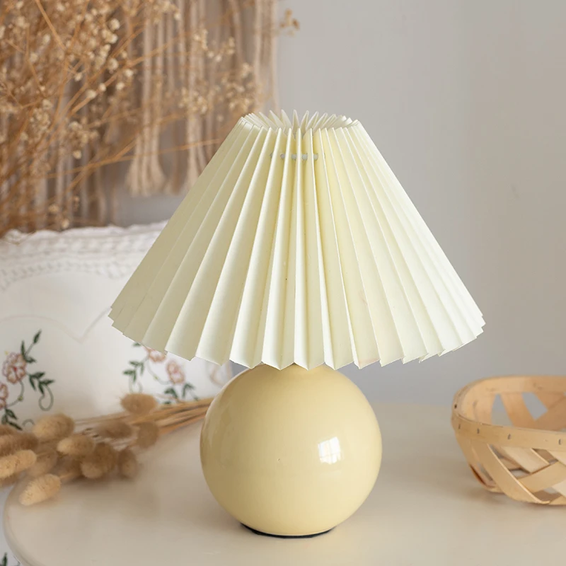 Korean coffee shop decorative ceramic pleated Nordic vintage table lamp ins girl online celebrity bedroom bedside lamp
Korean coffee shop decorative ceramic pleated Nordic vintage table lamp ins girl online celebrity bedroom bedside lamp