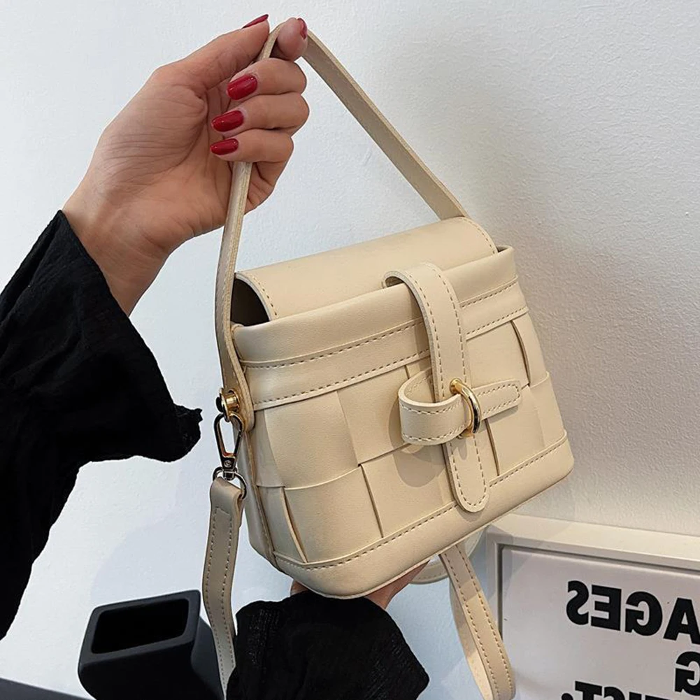 Тканые маленькие поясные сумки для женщин, роскошная брендовая сумка на плечо, новая трендовая женская сумка 2022, сумка-мессенджер с пряжкой ...
Тканые маленькие поясные сумки для женщин, роскошная брендовая сумка на плечо, новая трендовая женская сумка 2022, сумка-мессенджер с пряжкой ...