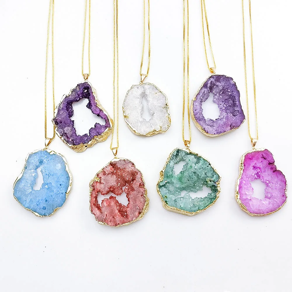Natural Agate Crystal Cave Stone Slicing Pendant Electroplating Covered Edge Dazzling Color Irregular DIYSweater Necklace
Natural Agate Crystal Cave Stone Slicing Pendant Electroplating Covered Edge Dazzling Color Irregular DIYSweater Necklace