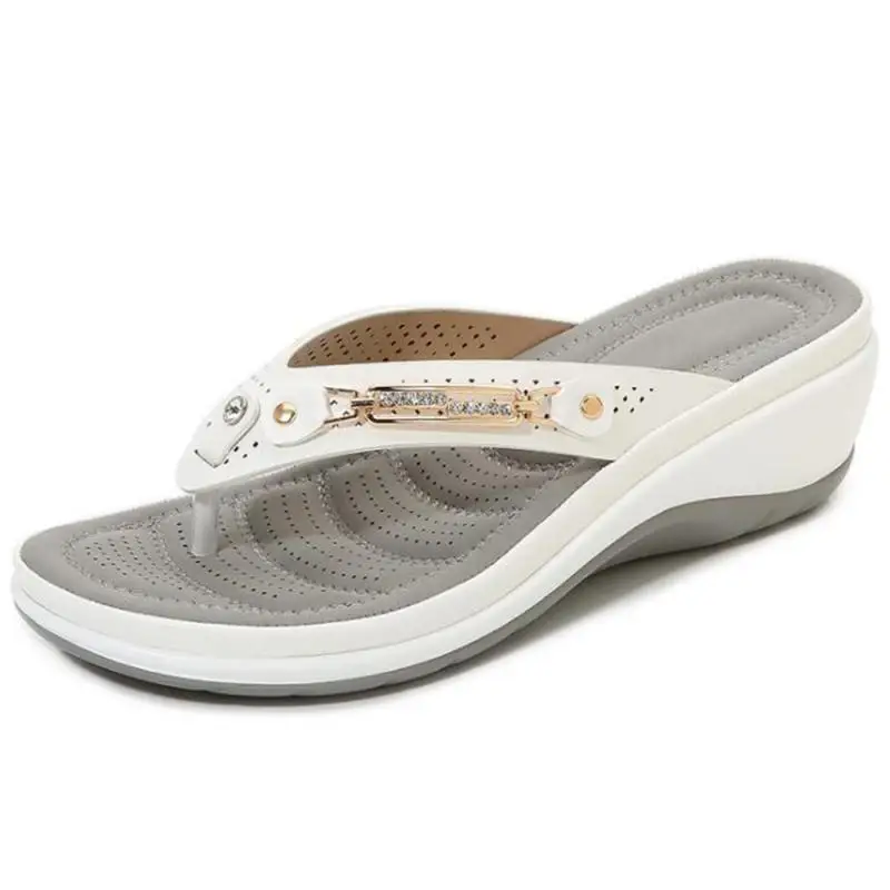 Sexy Women's Slippers Summer New Fashion Metal Button Slides Shoes Wedge Beach Sandals Women Outside Platform Leisure Flip Flops
Sexy Women's Slippers Summer New Fashion Metal Button Slides Shoes Wedge Beach Sandals Women Outside Platform Leisure Flip Flops