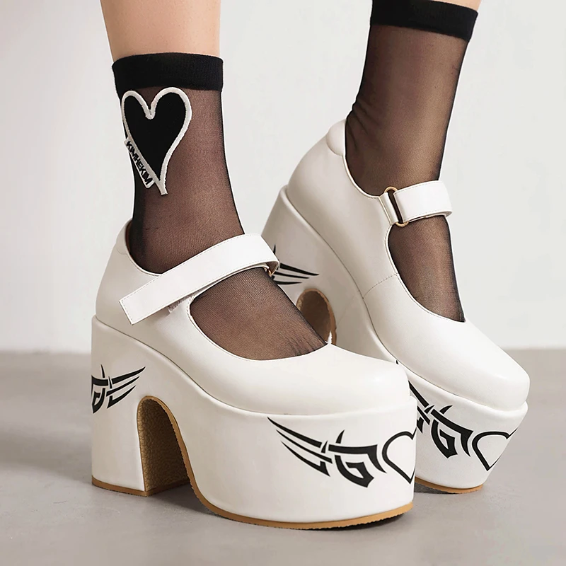 Женские туфли-лодочки серебристого цвета на очень высокой водонепроницаемой платформе с принтом в форме сердца, дышащие туфли на толстом к...
Женские туфли-лодочки серебристого цвета на очень высокой водонепроницаемой платформе с принтом в форме сердца, дышащие туфли на толстом к...