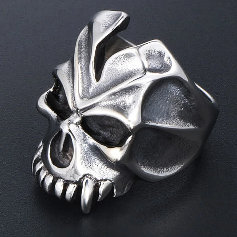 Gothic Vampires Mask Ring Men Brushed Stainless Steel Skull Biker Ring Punk Fashion Personal Charm Jewelry Drop Shipping
Gothic Vampires Mask Ring Men Brushed Stainless Steel Skull Biker Ring Punk Fashion Personal Charm Jewelry Drop Shipping