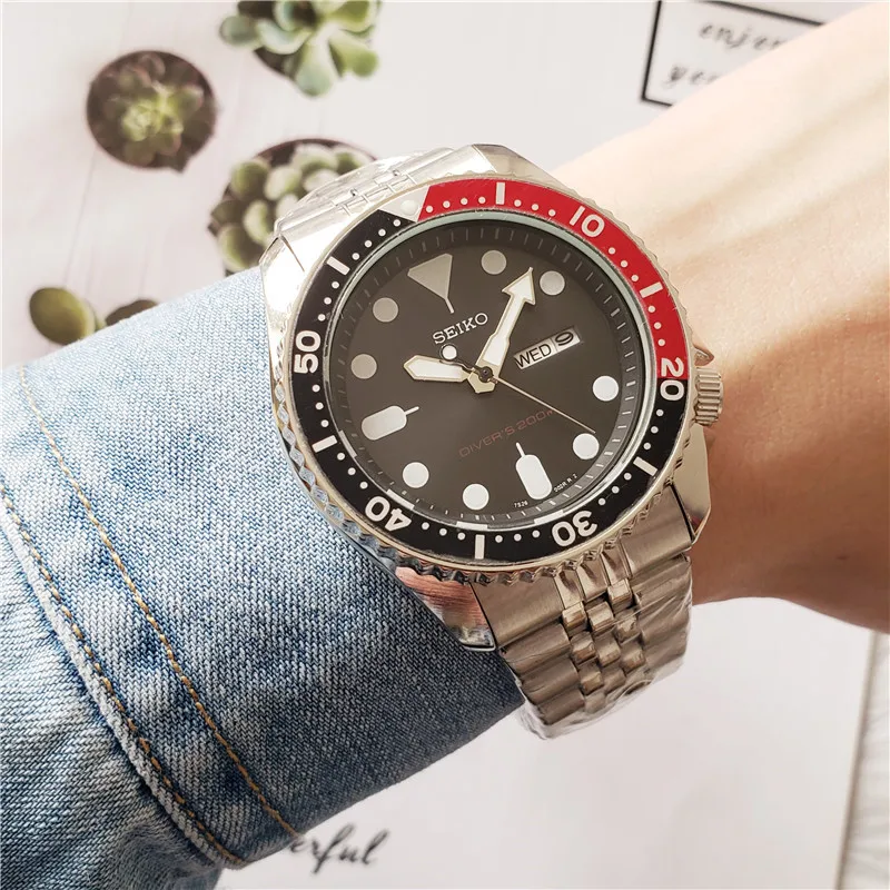 Мужские часы Seiko с серебристым ремешком, черные, красные, синие кварцевые часы с безелем, модные роскошные спортивные часы с датой
Мужские часы Seiko с серебристым ремешком, черные, красные, синие кварцевые часы с безелем, модные роскошные спортивные часы с датой