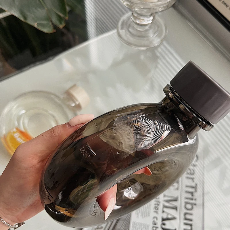 New 500ml Circle Sports Water Bottle Portable Strappy Leak-proof PC Water Cup Outdoor Sports Cute BPA Free Drink Cup
New 500ml Circle Sports Water Bottle Portable Strappy Leak-proof PC Water Cup Outdoor Sports Cute BPA Free Drink Cup