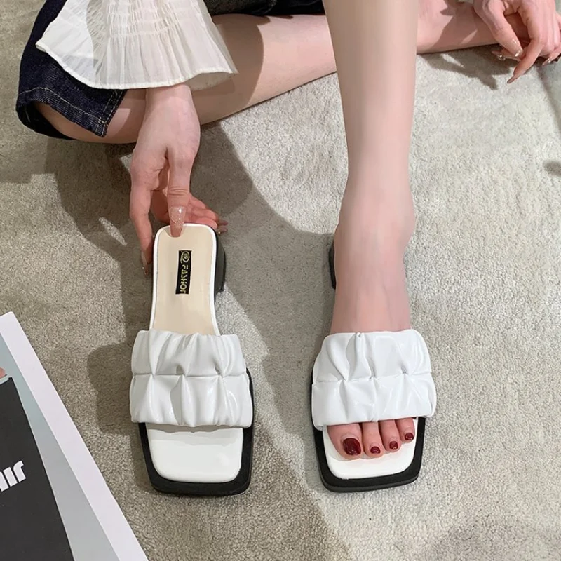 2023 Summer Women Flat Slippers Square Toe Casual Soft Sole Ladies Slides Fashion Comfortable Females Outdoor Shoes Size 35-42
2023 Summer Women Flat Slippers Square Toe Casual Soft Sole Ladies Slides Fashion Comfortable Females Outdoor Shoes Size 35-42